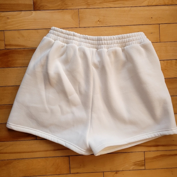 Core '20 Sweatshorts - Picture 3 of 4